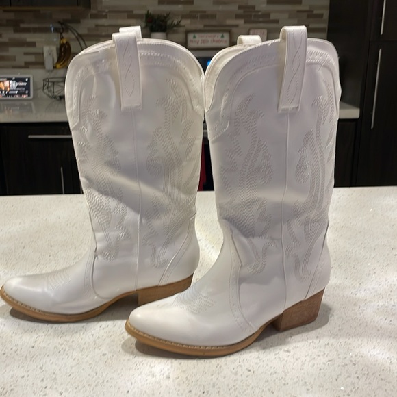 White Cowgirl Boots - Picture 2 of 5